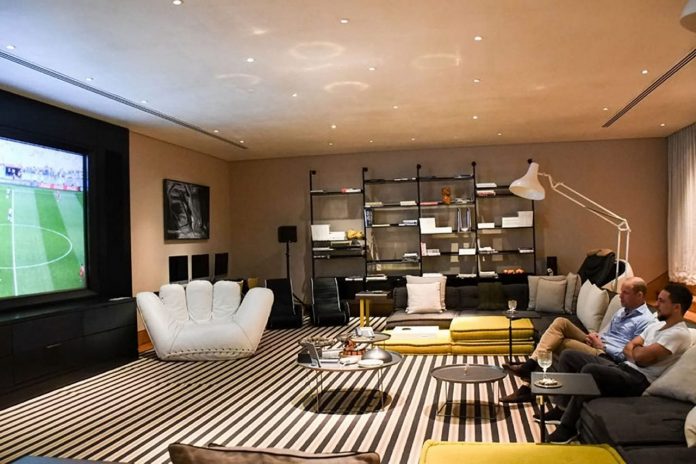 stg_prince_william_watches_england_royal_mancave1-1280x853