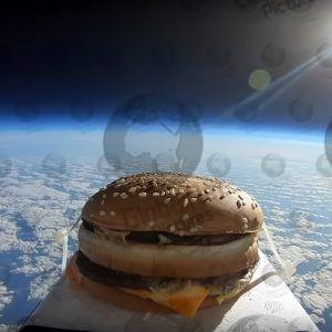 YOUTUBER SENDS BiG MAC INTO SPACE AND THEN EATS IT AFTER IT RETURNS TO EARTH