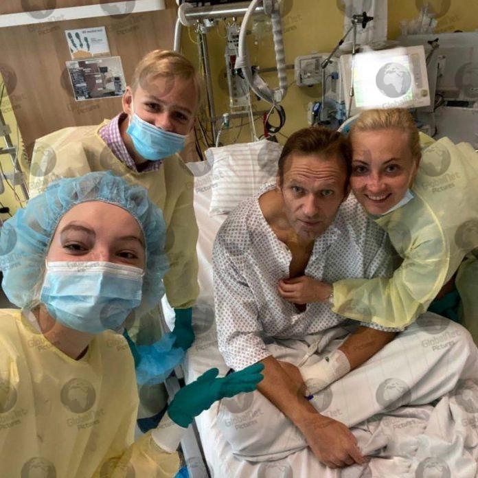 ALEXEI NAVALNY-PUTIN RIVAL-POISONED AT AIRPORT-POSTS FIRST PICTURE FROM HOSPITAL BED