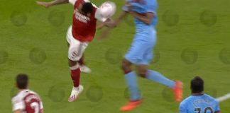 Arsenal’s gift of the gab as West Ham denied shirt sleeve penalty