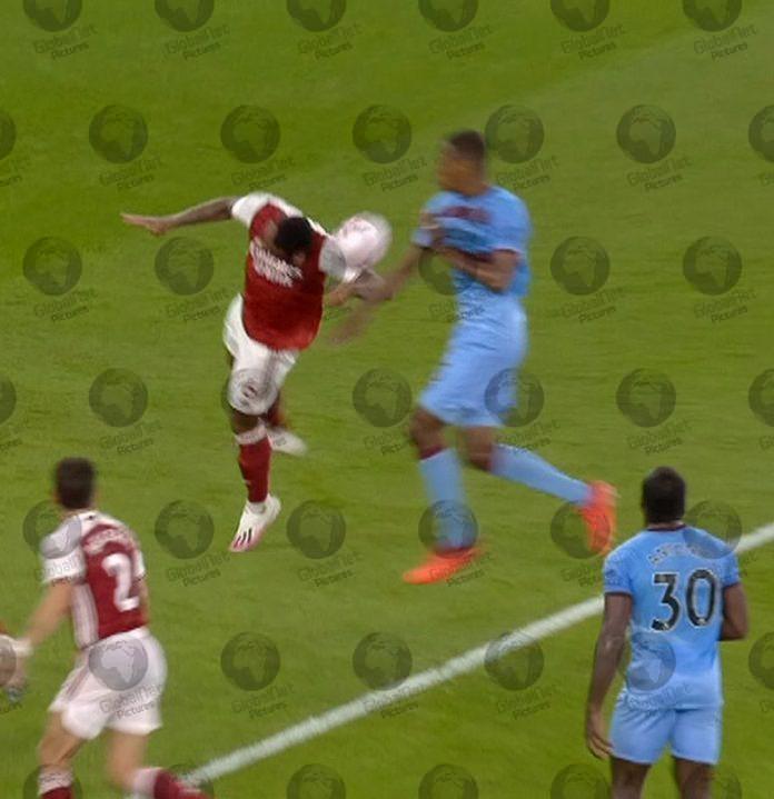 GABRIEL NO HANDBALL-ARSENAL=WEST HAM