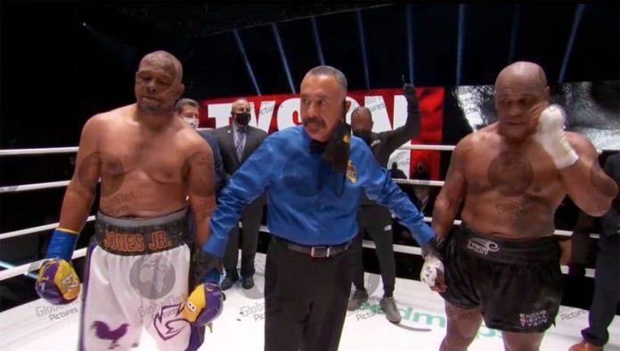 MIKE TYSON V ROY JONES JR EXHIBITION BOXING MATCH GRABS