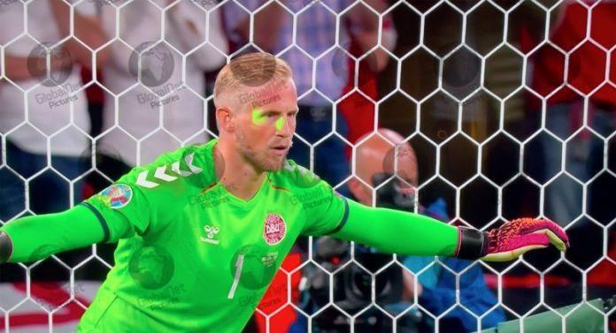 KASPER SCHMEICHEL LASER PEN IN HIS EYES DURING HARRY KANE PENALTY-ENGLAND V DENMARK-EURO 2020 GRABS